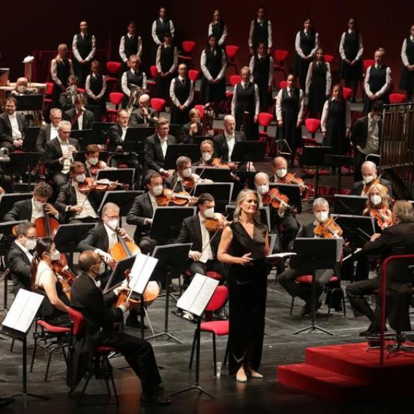 Teatro alla Scala Covid chiusura teatri