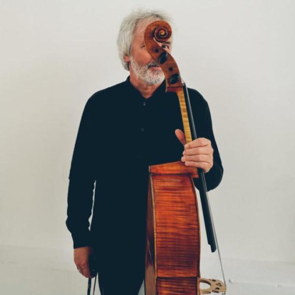 Mario Brunello (Foto Simone Cecchetti)