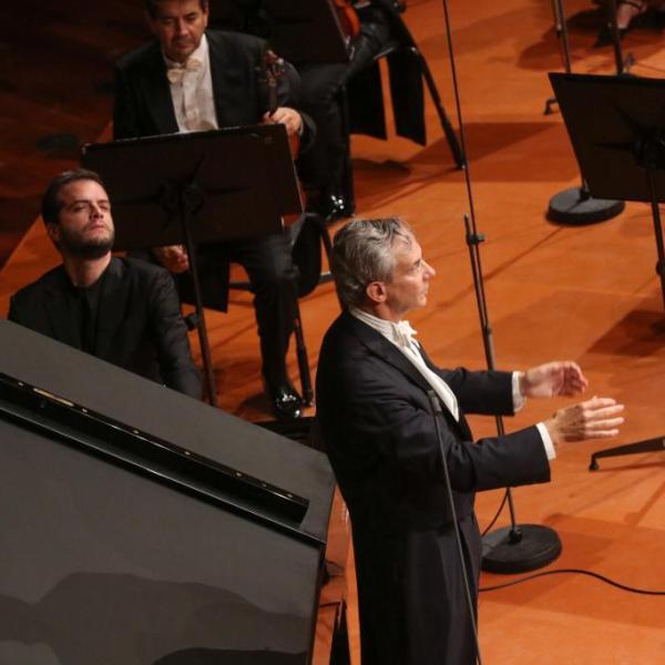 Fabio Luisi, Francesco Piemontesi e l'Osn Rai (Foto Gianluca Platania)