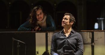 Alejo Perez con Emma Dante durante le prove de L’angelo di fuoco all’Opera di Roma nel 2019 (foto di Yasuko-Kageyama) 