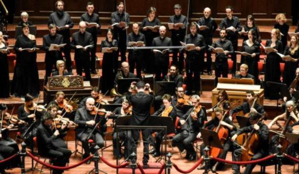Coro e Orchestra Ghislieri (foto Elisa Bracco) Coro e Orchestra Ghislieri (foto Elisa Bracco)
