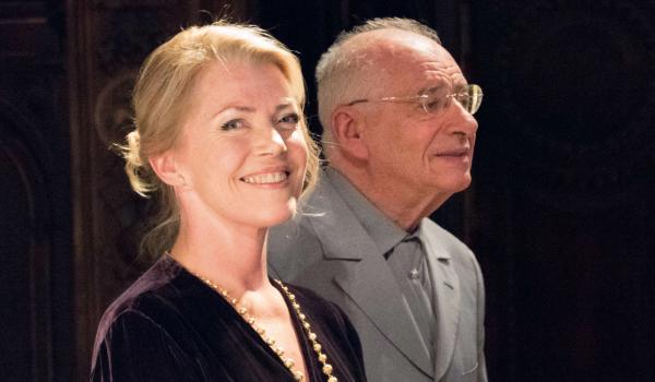 Lorna Windsor e  Antonio Ballista