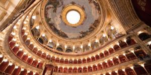 La sala del Teatro Costanzi (foto Fabrizio Sansoni - Opera di Roma)