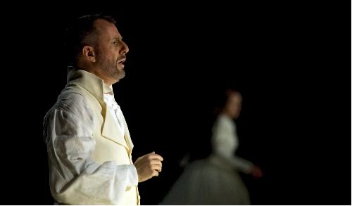 Otto Katzameier e Melanie Walz (foto B. Uhlig / Opéra National de Paris)