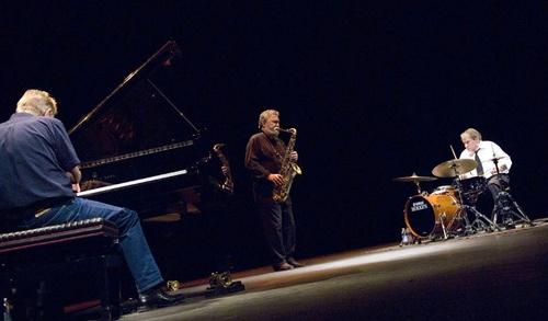 Alex von Schlippenbach, Evan Parker e Paul Lovens (foto Luca Buti)