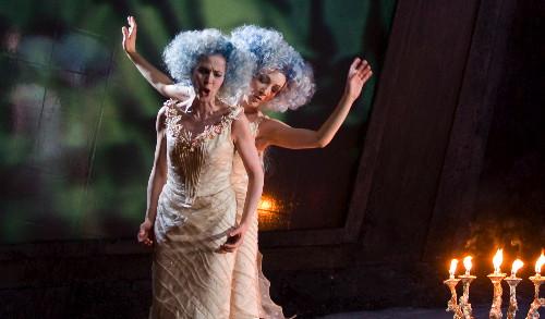 Sara Mingardo (Galatea) con il suo doppio Sara Mingardo (Galatea) con il suo doppio