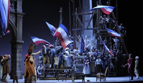 Scena dal II atto. Foto Opéra national de Paris/ Mirco Magliocca