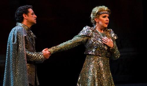 Juan Diego Florez (Giacomo V, Uberto di Snowdon) e Joyce DiDonato (Elena); foto Opéra national de Paris/ Agathe Poupeney