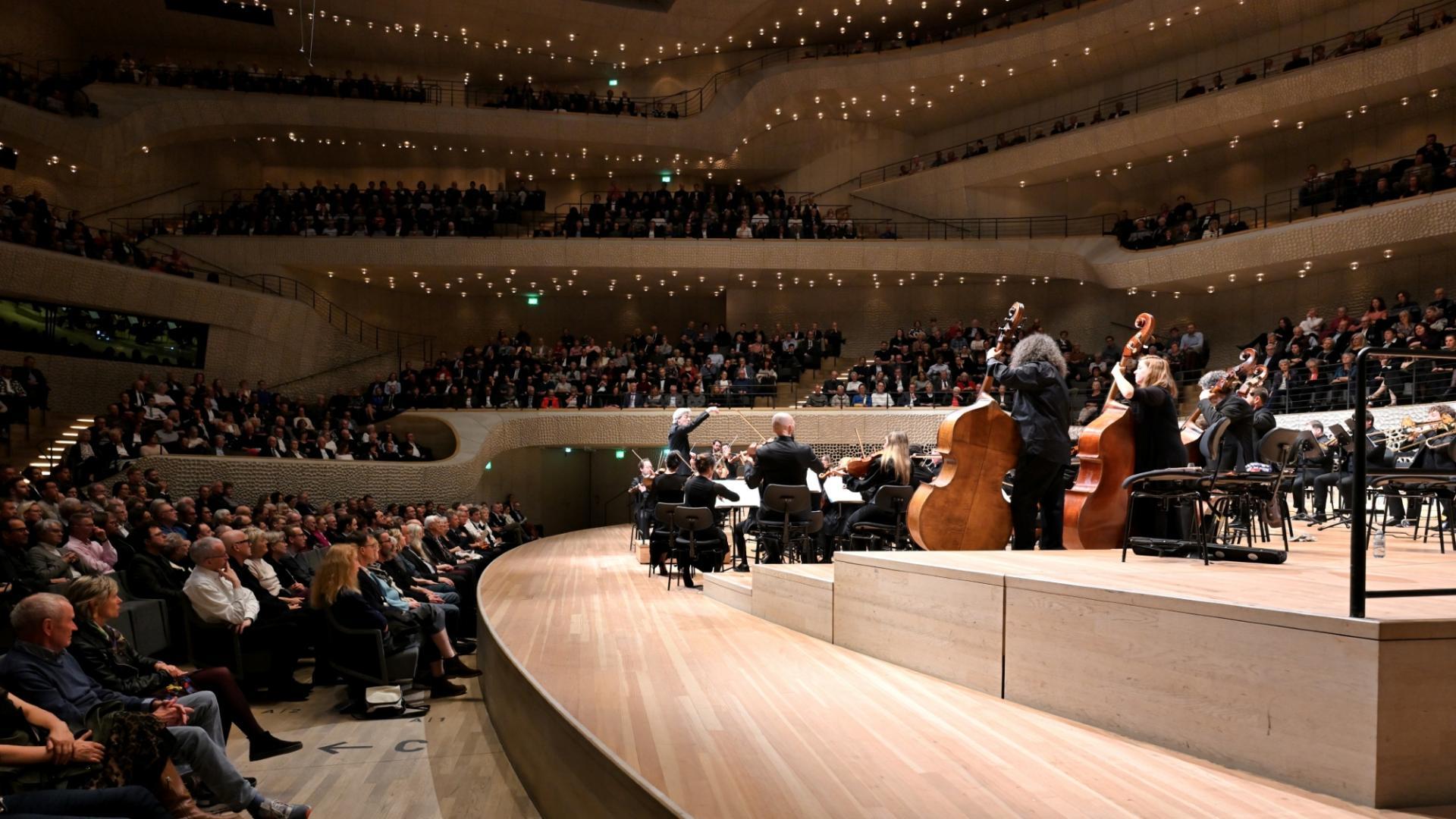 Orchestra Leonore - Amburgo (foto Carsten Peter Schulze)