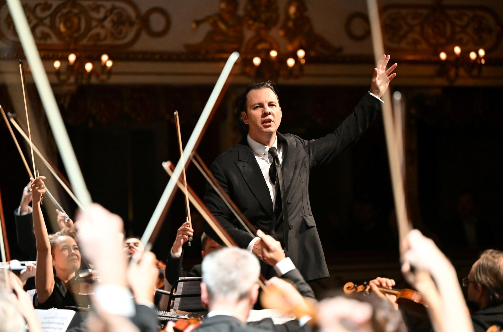 Teodor Currentzis, musicAeterna - Festival Verdi 2024 (foto Roberto Ricci)