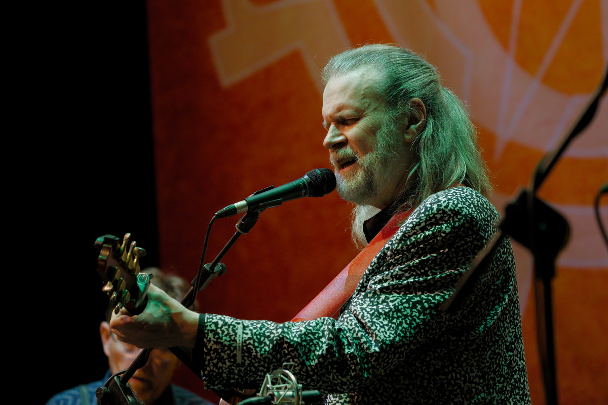 Beppe Gambetta - Where the Wind Blows / Dove tia o vento