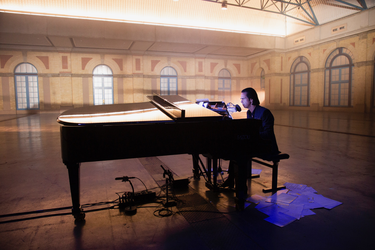 Nick Cave Idiot Prayer live alone at the Alexandra Palace