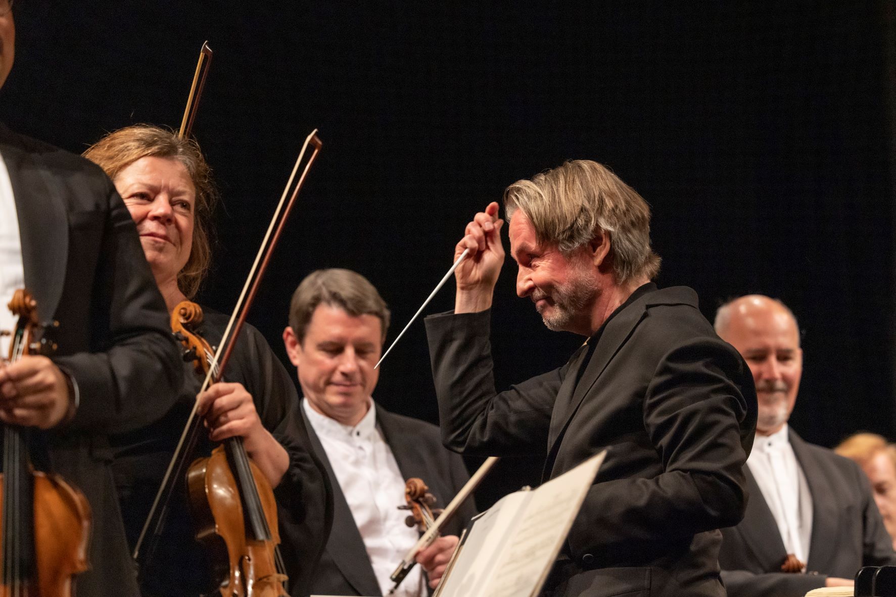 Esa-Pekka Salonen e l’Orchestre de Paris (foto Marco Caselli Nirmal - Ferrara Musica)