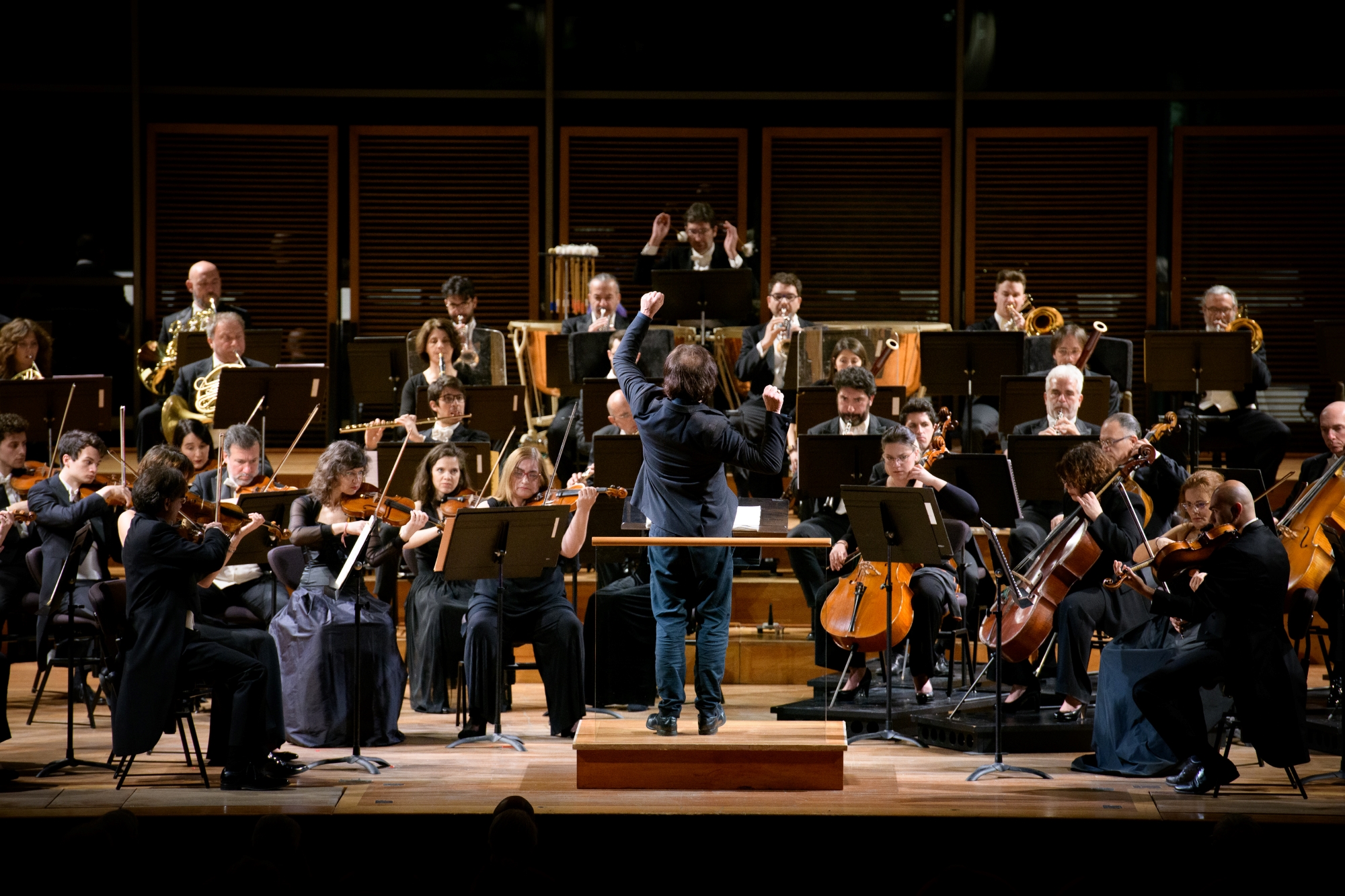 Kristjan Järvi, Filarmonica Toscanini (foto Fabio Boschi)