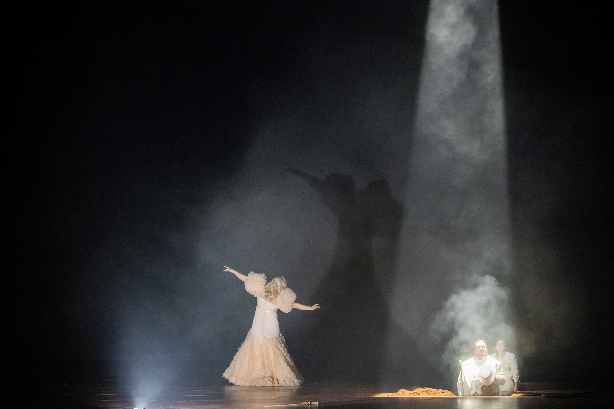 Frau Ohne Schatten - Baden Baden Festspiele (foto Monika Rittershaus)