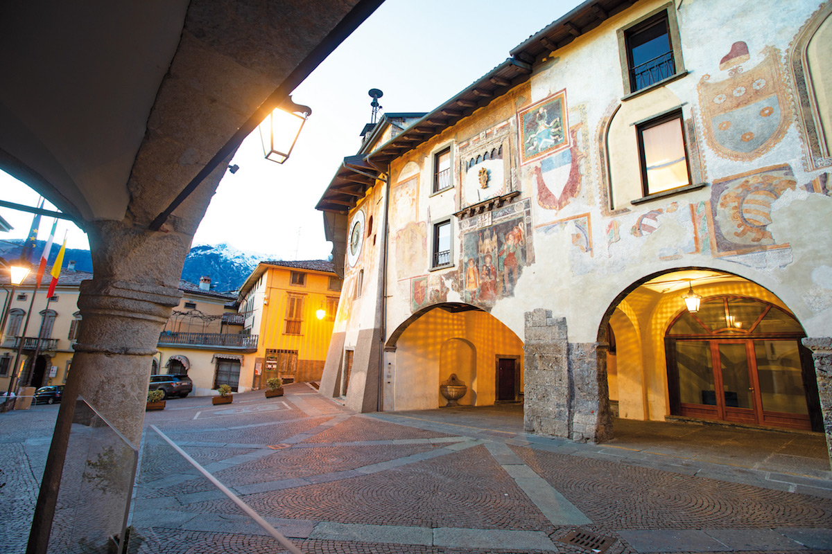 Piazza dell'Orologio - Clusone (foto Linoolmostudio)