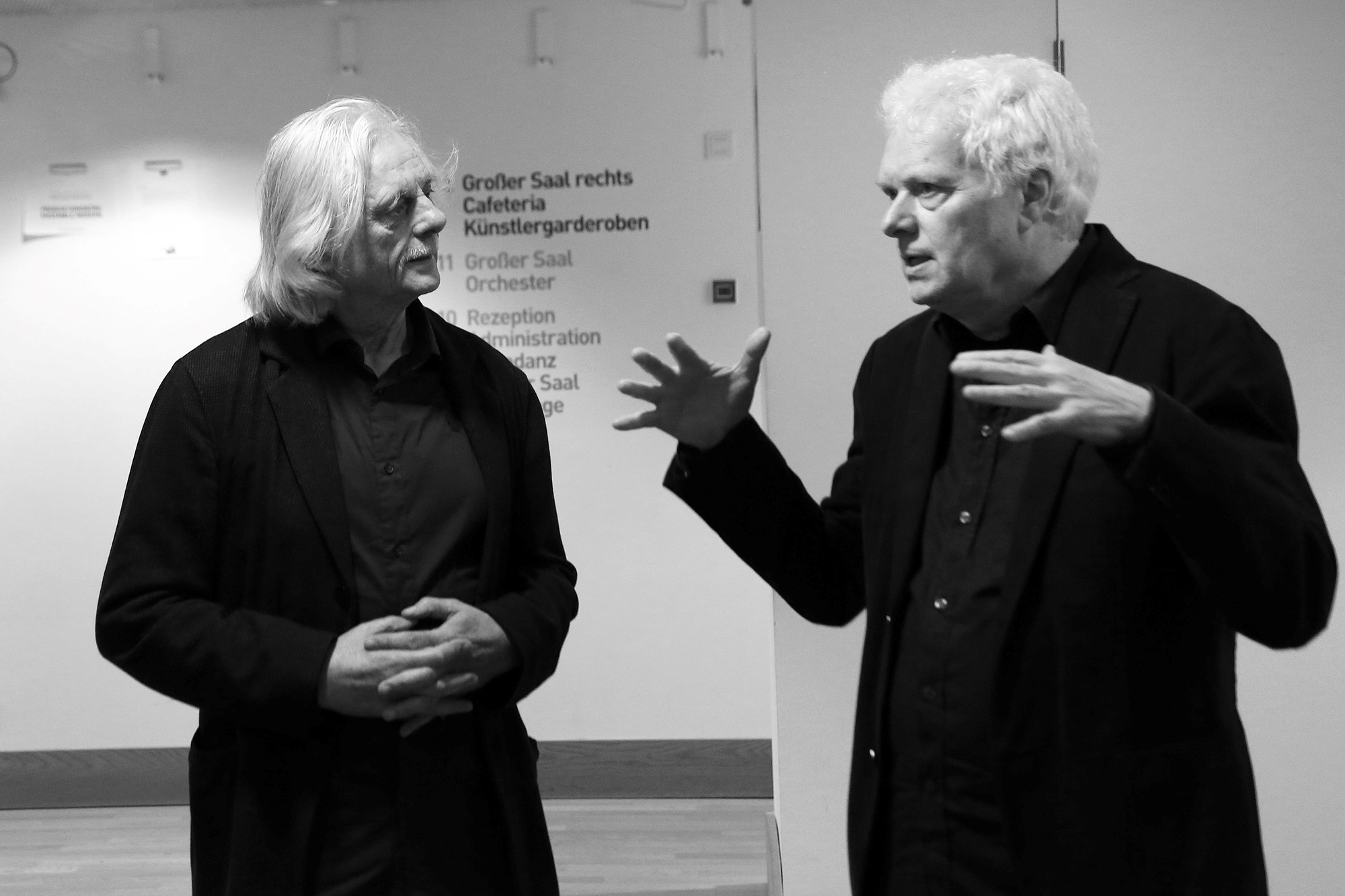 Manfred Eicher e Heiner Goebbels, Elbphiharmonie, Amburgo 2020 (foto Luciano Rossetti)