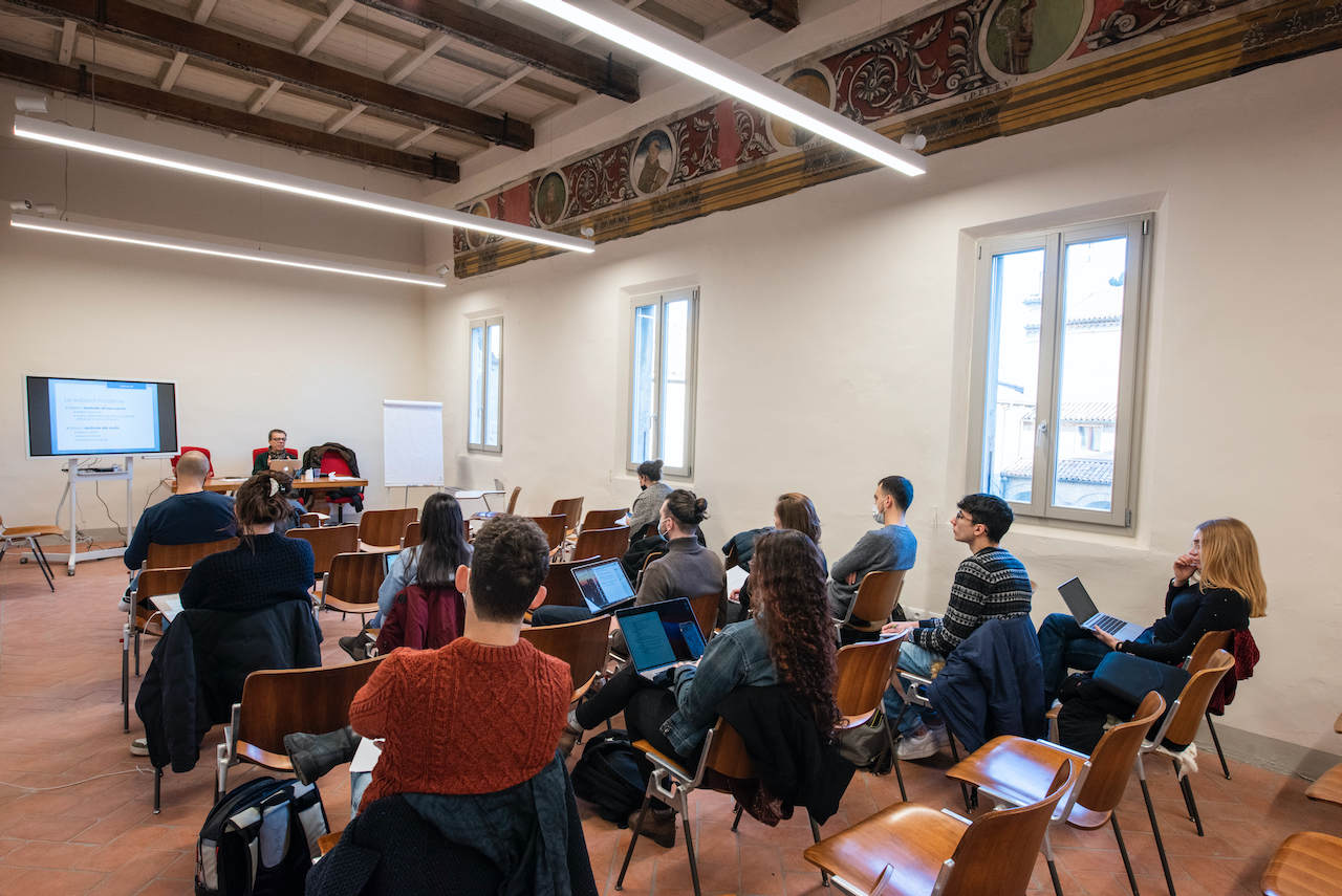 aula di lezioni universitarie con il Prof. Lorenzo Fico