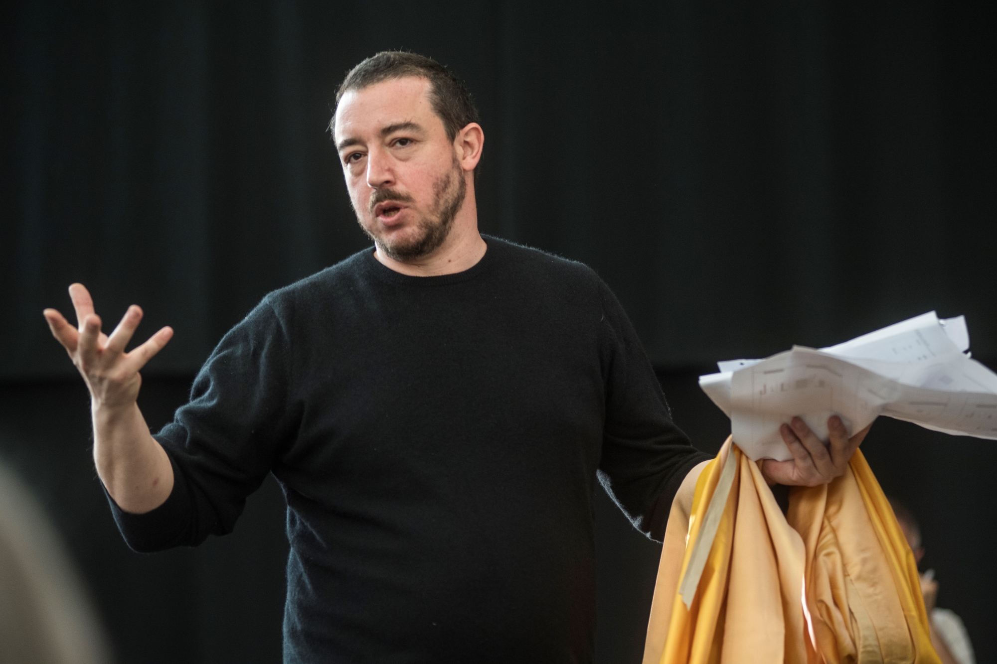 Jacopo Gassman durante le prove di Macbeth (foto di Michele Lapini)