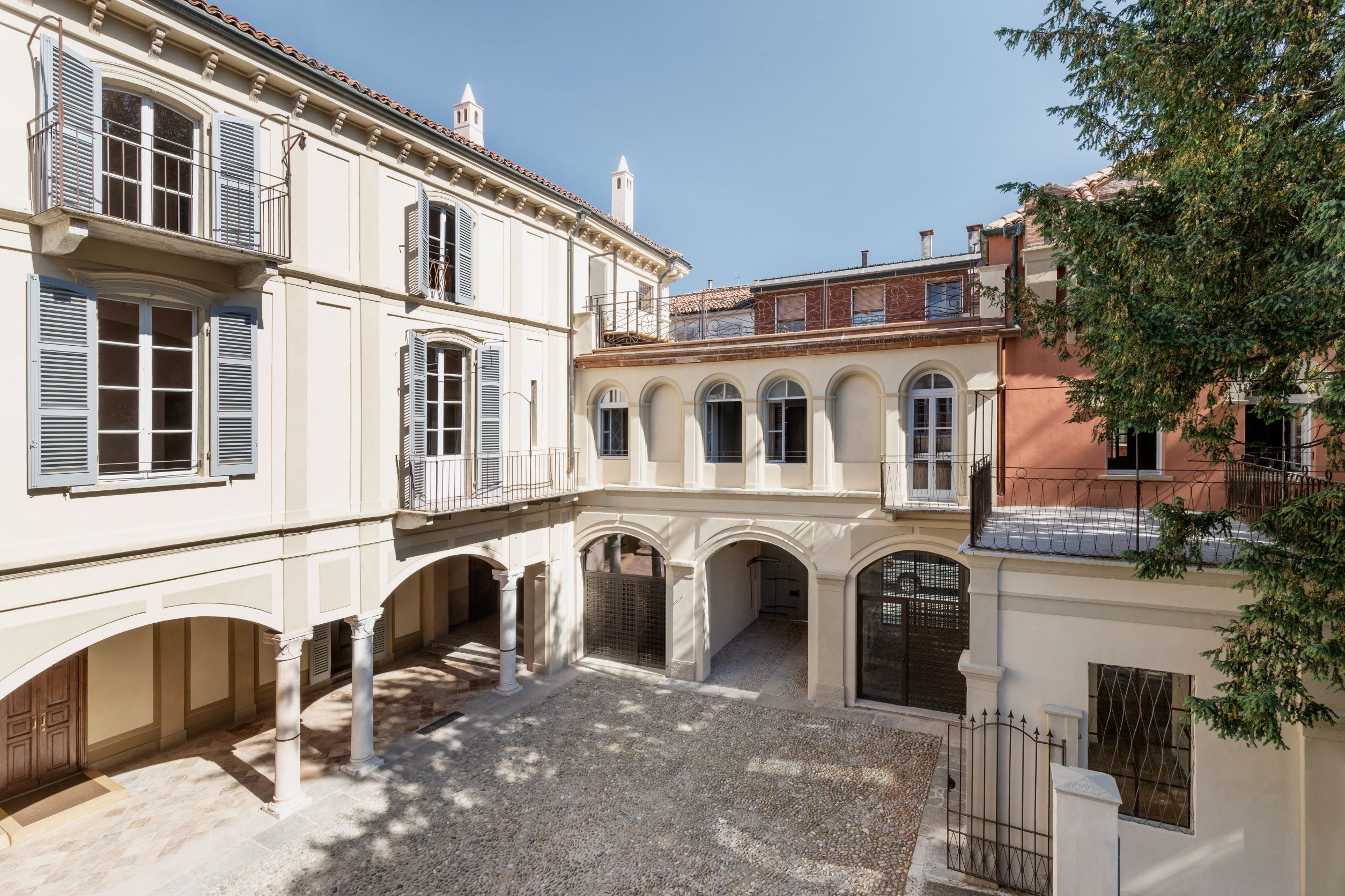 Cortile interno Palazzo Stauffer (foto Fondazione Stauffer - Melania Dalle Grave e Piercarlo Quecchia - DSL Studio)