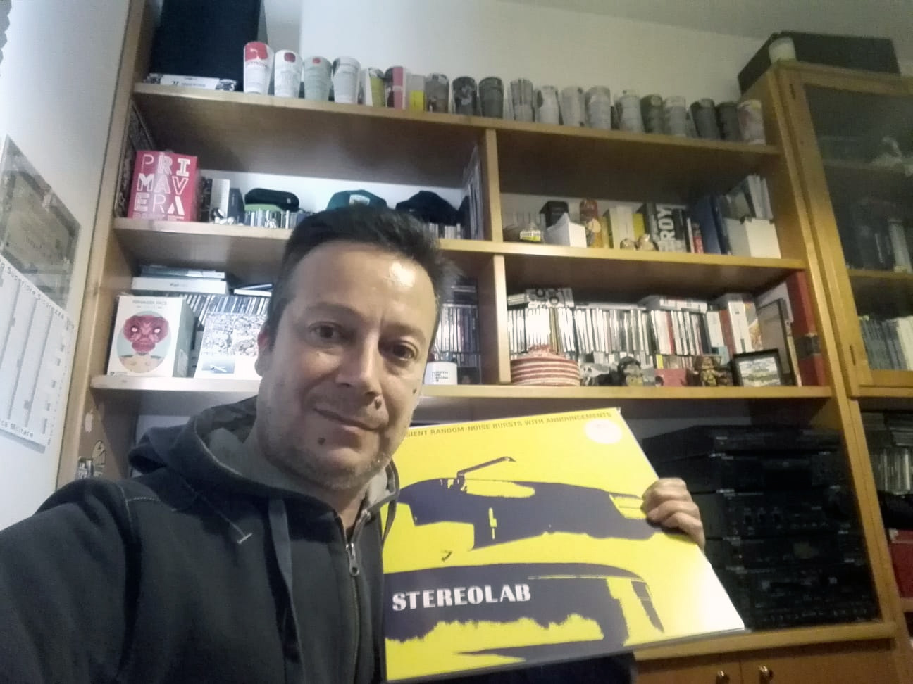 Walter Bucci Selfie con dischi 