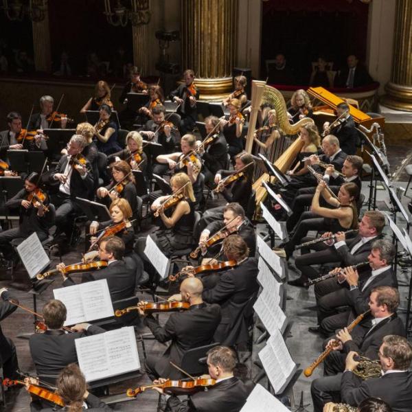 Valery Gergiev e l'Orchestra del Teatro Mariinsky di San Pietroburgo (Foto L. Romano)