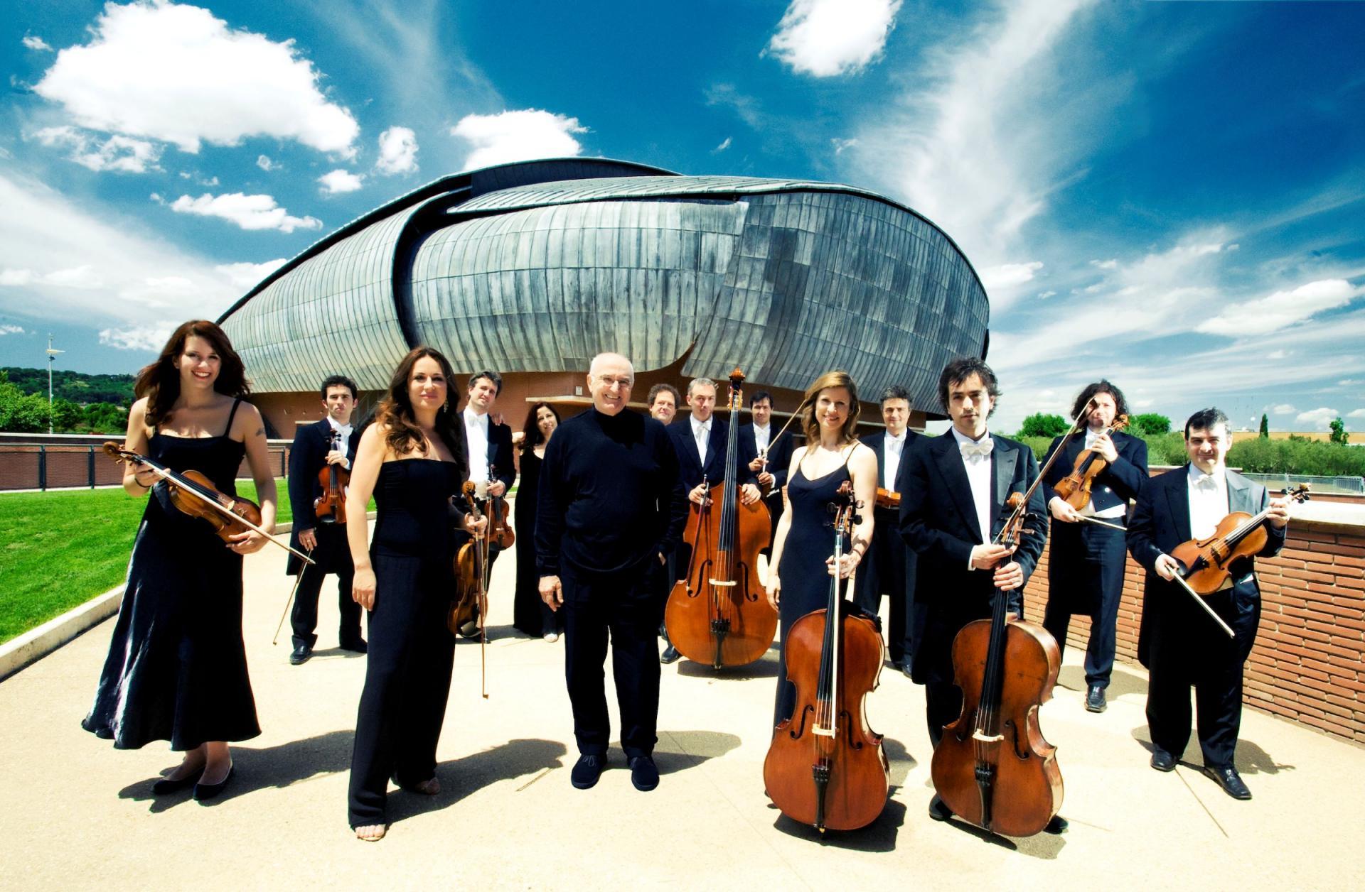 Salvatore Accardo con l'Orchestra da Camera Italiana (foto Marcella Cistola)