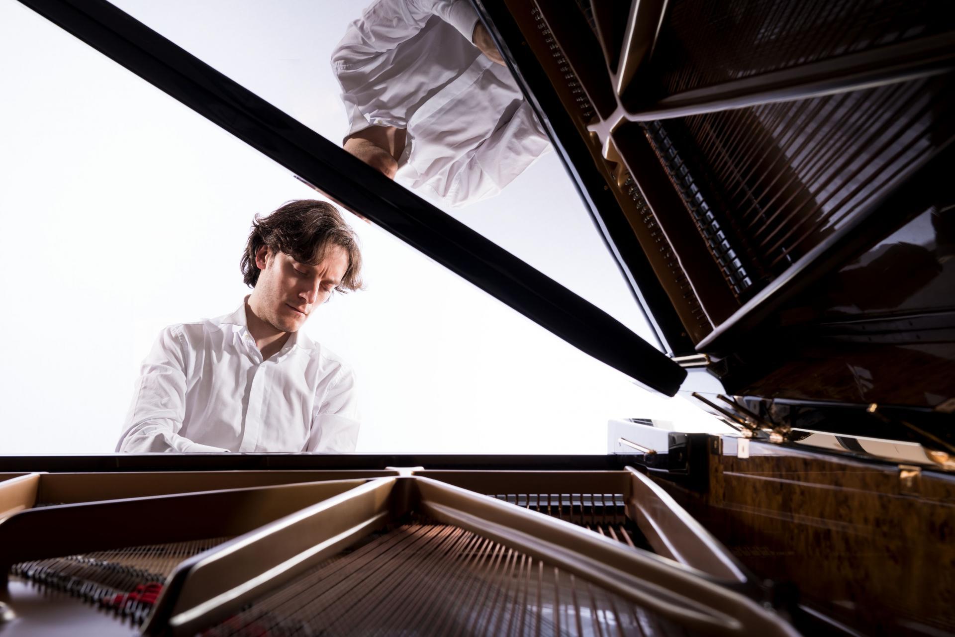 Alessandro Taverna FESTIVAL INTERNAZIONALE DI MUSICA DI PORTOGRUARO