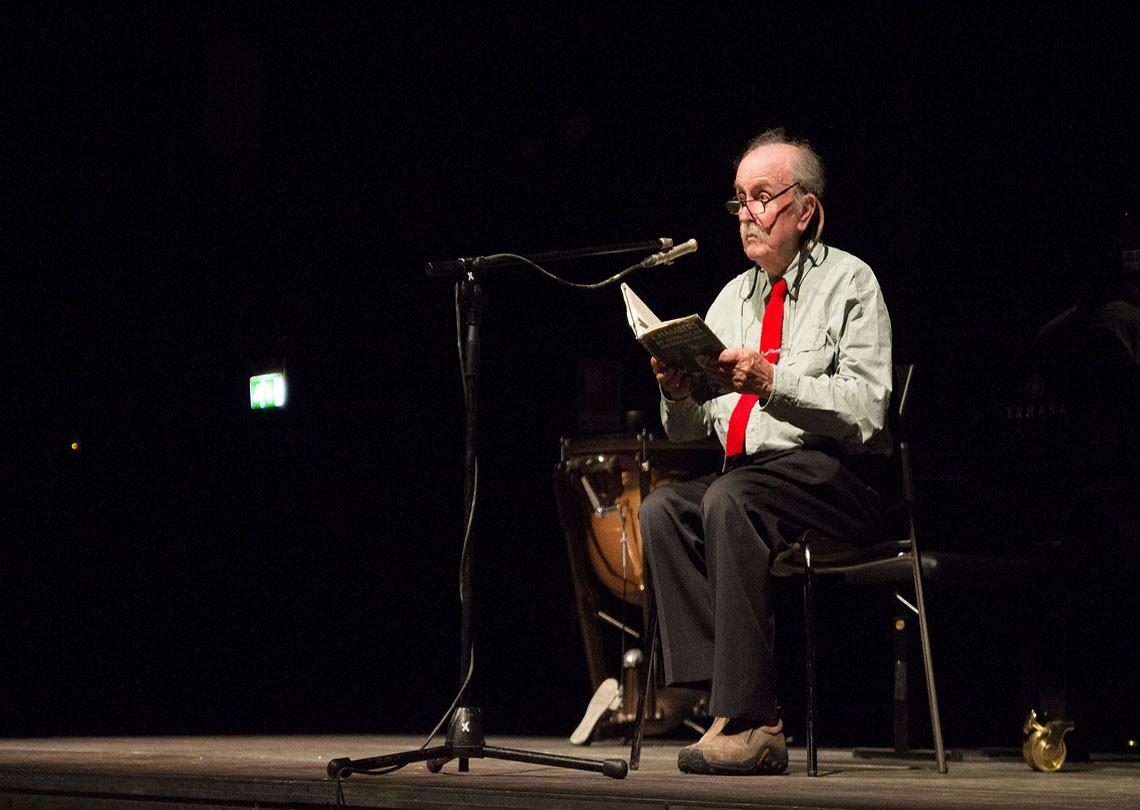 Alvin Lucier 