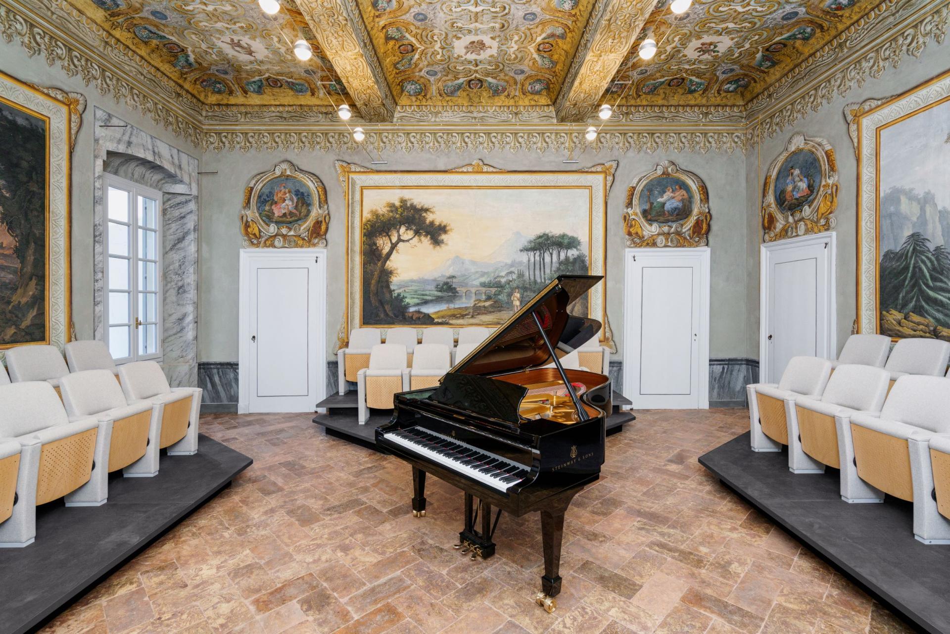 Sala Stradivari Palazzo Stauffer (foto Fondazione Stauffer - Melania Dalle Grave e Piercarlo Quecchia - DSL Studio)