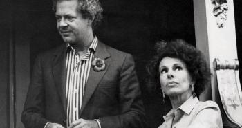 Franco Maria Ricci e Ornella Vanoni in un palco del Regio, 1976 (da RegioPeople)