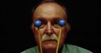 Alvin Lucier 