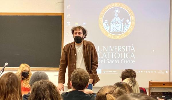 Lezione del Master con Riccardo Zanotti (Pinguini Tattici Nucleari) e Nina Selvini (Managing Director di Astarte Agency) ALMED – Il Master in Comunicazione Musicale