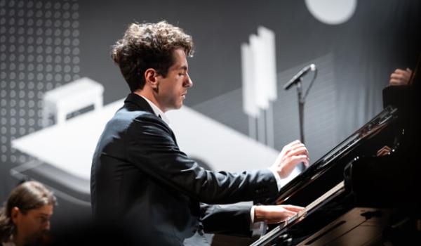 Konstantin Emelyanov 27° Concorso Pianistico Internazionale Rina Sala Gallo
