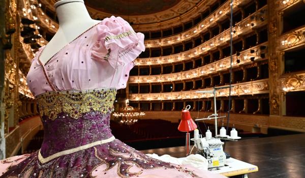 Foto Roberto Ricci Corso di Alta Sartoria 'Dal segno alla nascita di un sogno' dell’Accademia del Teatro Regio di Parma