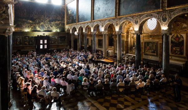 Angela Hewitt suona nella Basilica di San Pietro a Perugia