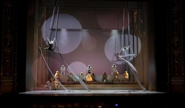 La sposa venduta, Praga National Theatre Opera&Ballet (foto Zdenek Sokol) La sposa venduta, Praga National Theatre Opera&Ballet (foto Zdenek Sokol)