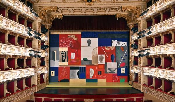 Teatro Regio di Parma con il nuovo sipario dipinto di Mimmo Paladino, progetto speciale del Reggio Parma Festival (foto Roberto Ricci)
