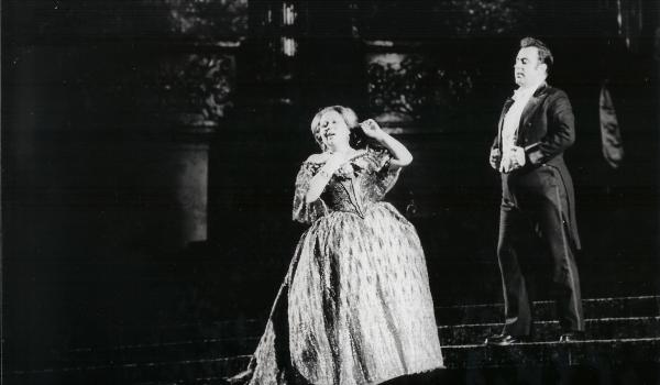 Renata Scotto, con Carlo Bergonzi, in Traviata all'Arena di Verona, 1970 (Foto Bisazza/Archivio Storico Fondazione Arena di Verona) Renata Scotto, con Carlo Bergonzi, in Traviata all'Arena di Verona, 1970 (Foto Bisazza/Archivio Storico Fondazione Arena di Verona)