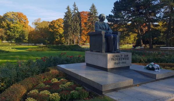 Il monumento a Paderewski a Varsavia