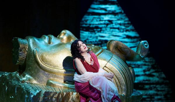 "Aida" (foto Ludwig Olah)