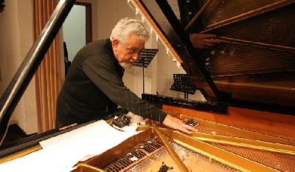 Mario Bertoncini