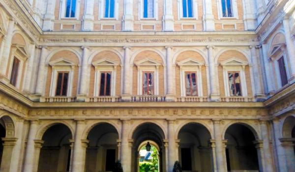 Cortile Palazzo Farnese