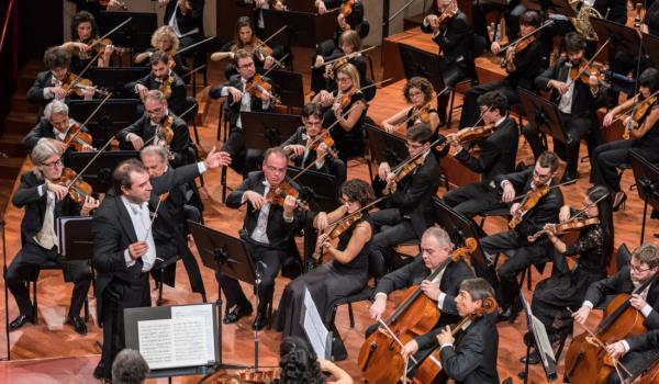 Gatti e l'Orchestra Sinfonica Nazionale della Rai (Foto Più Luce)