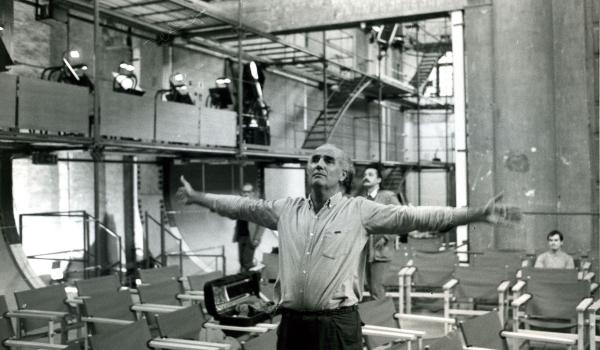 Luigi Nono durante l'allestimento di Prometeo, Chiesa di San Lorenzo 1984 (Foto Lorenzo Capellini, courtesy Archivio della Biennale) Luigi Nono durante l'allestimento di Prometeo, Chiesa di San Lorenzo 1984 (Foto Lorenzo Capellini, courtesy Archivio della Biennale)