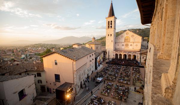 Piazza Duomo di Spoleto (Foto Andrea Veroni)