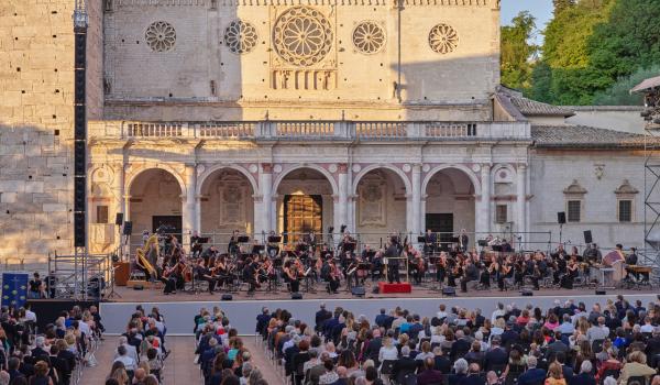 Spoleto: il concerto finale in Piazza del Duomo Spoleto: il concerto finale in Piazza del Duomo