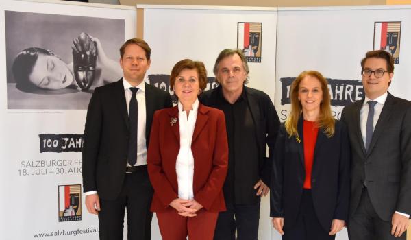 Florian Wiegand, Helga Rabl-Stadler, Markus Hinterhäuser, Bettina Hering, Lukas Crepaz (Foto SF Anne Zeuner) Florian Wiegand, Helga Rabl-Stadler, Markus Hinterhäuser, Bettina Hering, Lukas Crepaz (Foto SF Anne Zeuner)