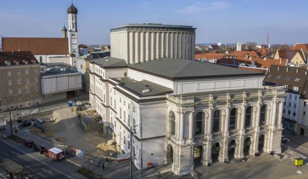 Staatstheater Augsburg (Foto Jan Pieter Fuhr) Staatstheater Augsburg (Foto Jan Pieter Fuhr)