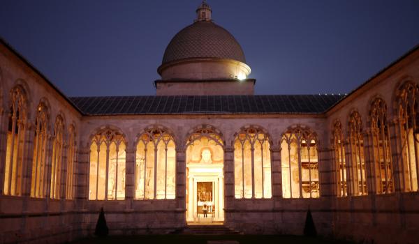 Il Camposanto di Pisa di notte